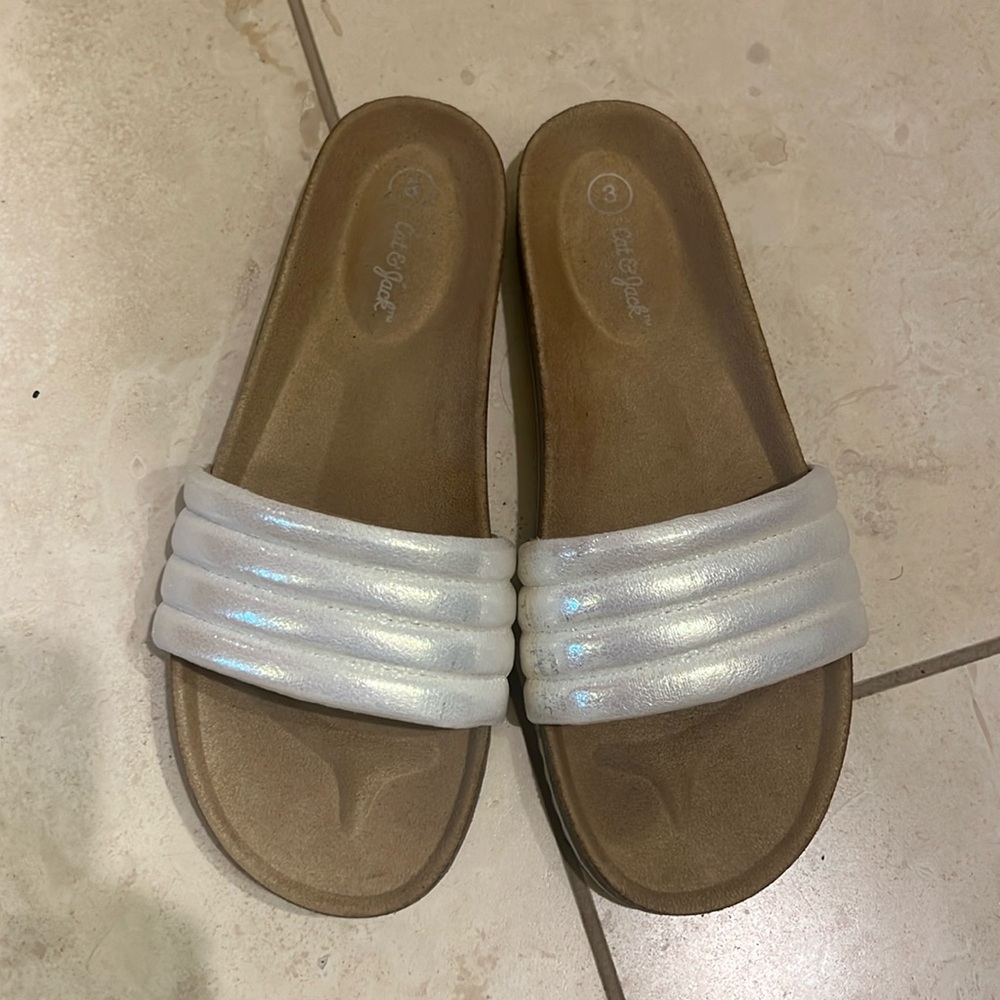 Slides Sandels size 3